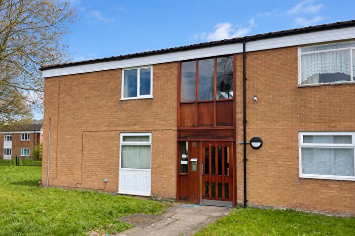 2 Bedroom Flat For Sale In Lakefield Close, Hall Green, Birmingham, B28