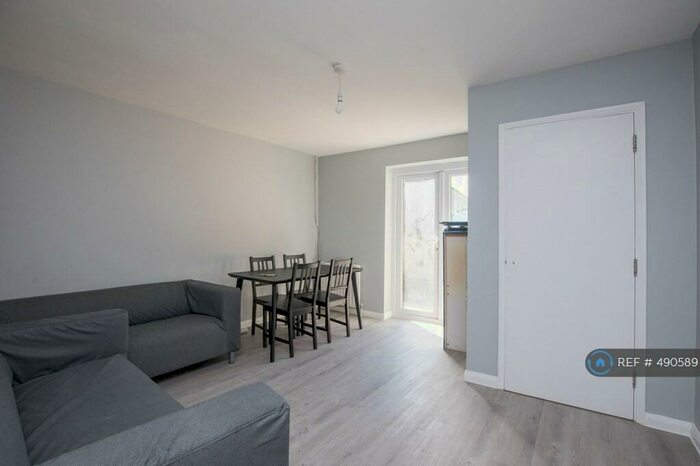 4 Bedroom Terraced House To Rent In Guildford Park Avenue, Guildford, GU2