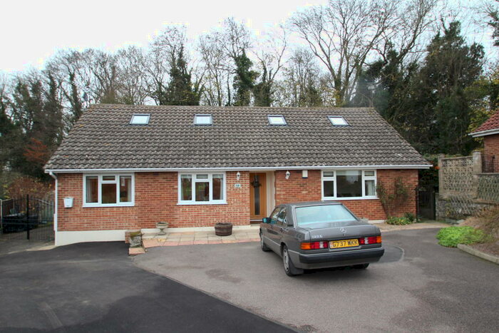 3 Bedroom House To Rent In Hillside, Farningham, DA4
