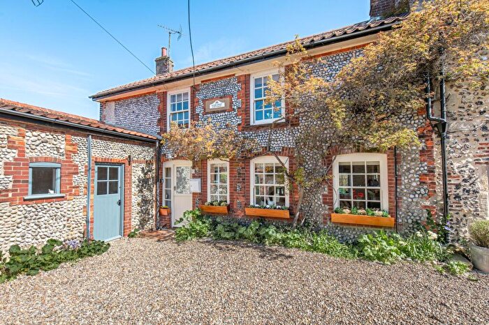 3 Bedroom Cottage For Sale In Blakeney, NR25