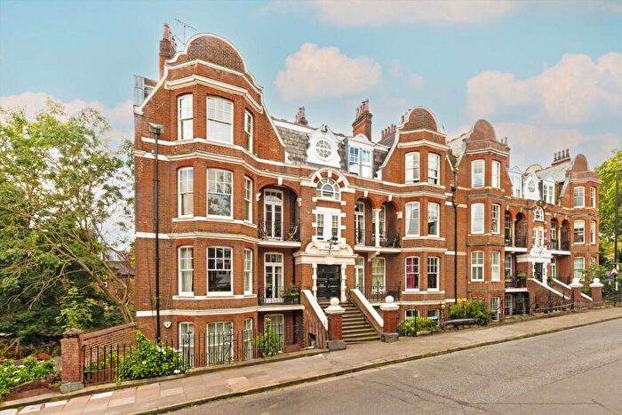 2 Bedroom Flat For Sale In Southwood Lane, Highgate, N6