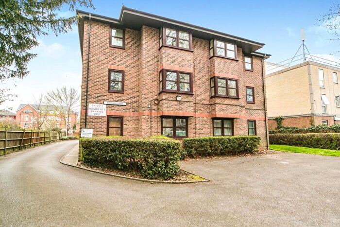 2 Bedroom Apartment To Rent In Bispham Court, Reading, RG1