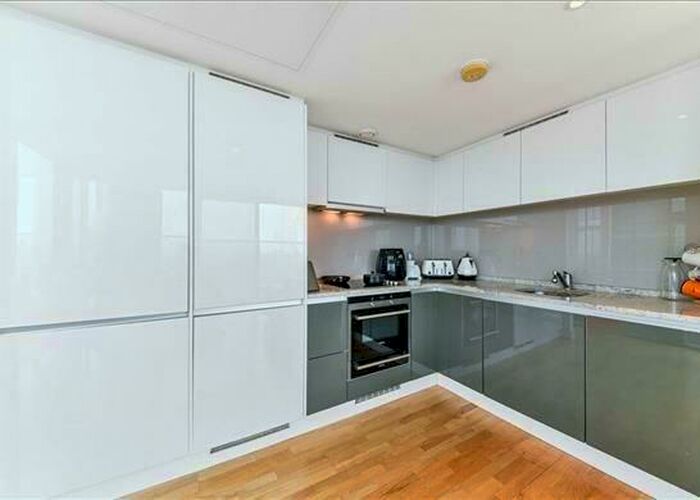 2 Bedroom Flat To Rent In Landmark Buildings, West Tower, Marsh Wall, Westferry Circus, Canary Wharf, South Quay, London, E14