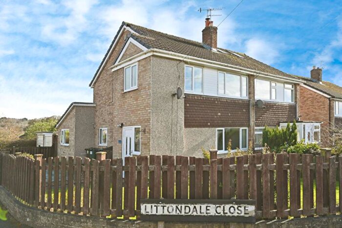3 Bedroom House To Rent In Littondale Close, Baildon, Shipley, BD17