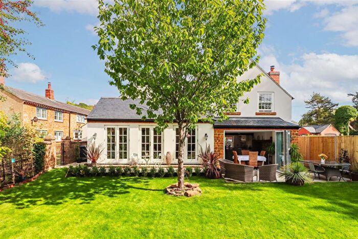 4 Bedroom Detached House For Sale In Keys Lane, Priors Marston, Southam, CV47