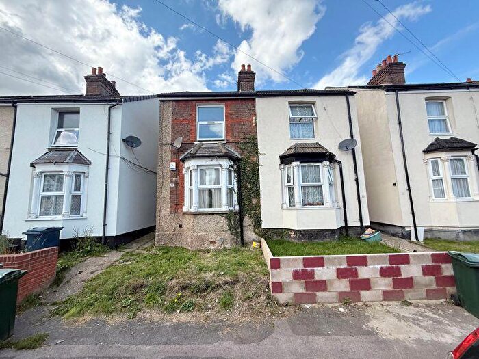 3 Bedroom Semi-Detached House For Sale In Lindsay Avenue, High Wycombe, HP12