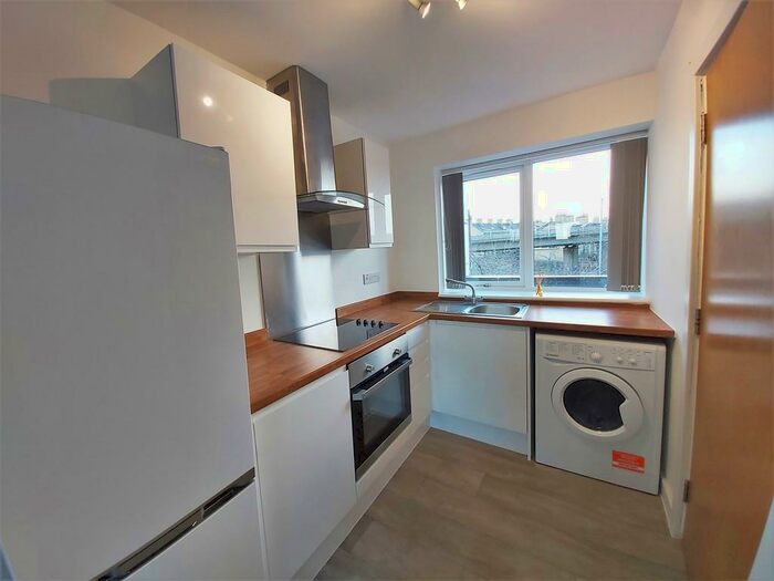1 Bedroom Apartment To Rent In West Parade, HX1