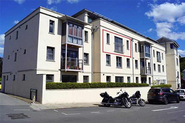 2 Bedroom Flat For Sale In Garden Lane, Bedford Court, PL19