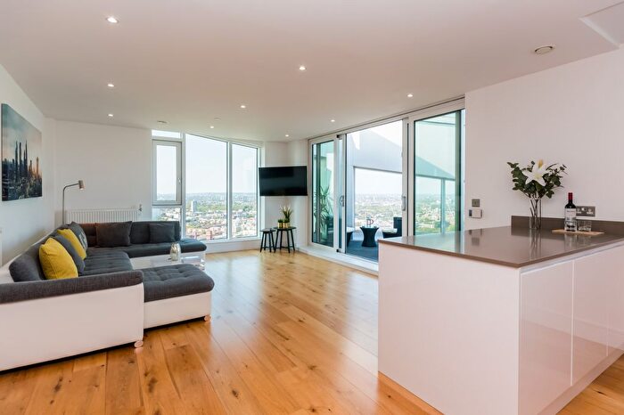 3 Bedroom Flat For Sale In High Street, London, E15