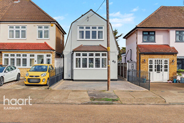 2 Bedroom Detached House For Sale In Hood Road, Rainham, RM13