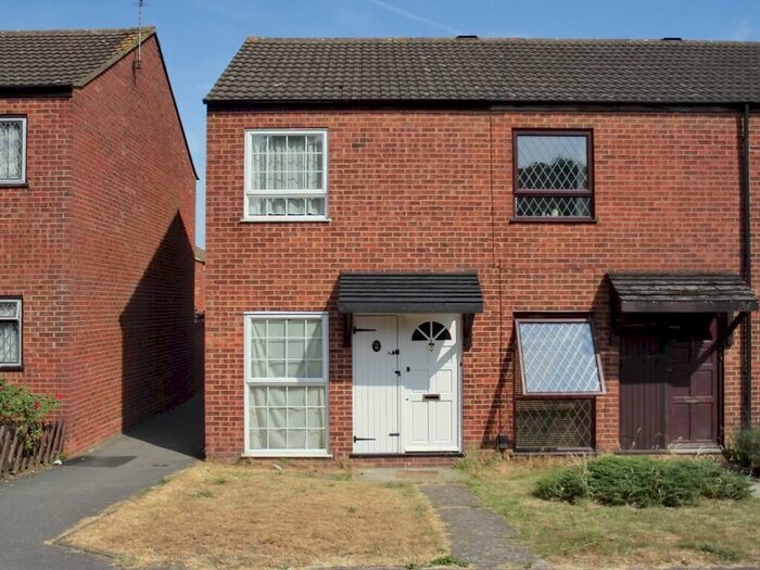 2 Bedroom End Of Terrace House To Rent In Apsledene, Gravesend, Kent, DA12