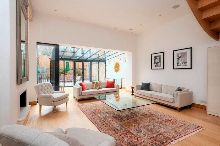 4 Bedroom Detached House To Rent In Holland Park Avenue, Notting Hill, London, W11