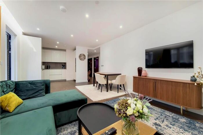 2 Bedroom Property To Rent In Cartwright House, London, SE1