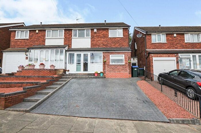 3 Bedroom Semi Detached House For Sale In Stanton Road, Great Barr, B43