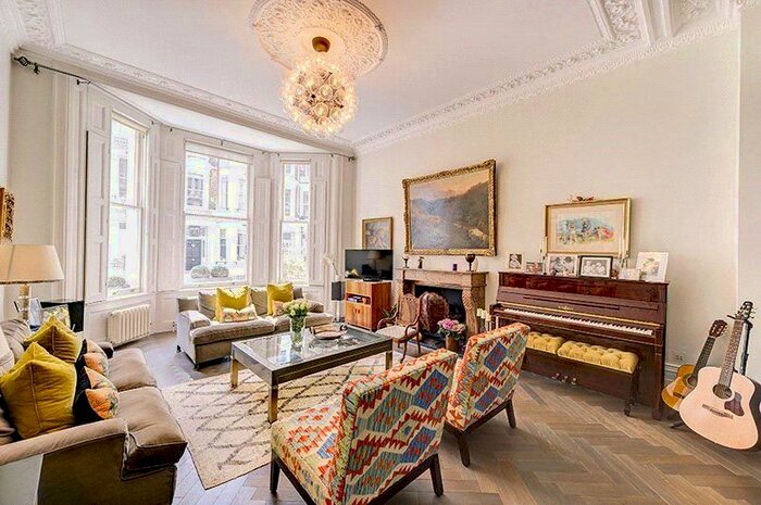 4 Bedroom Flat To Rent In Stafford Terrace, Kensington, London, W8