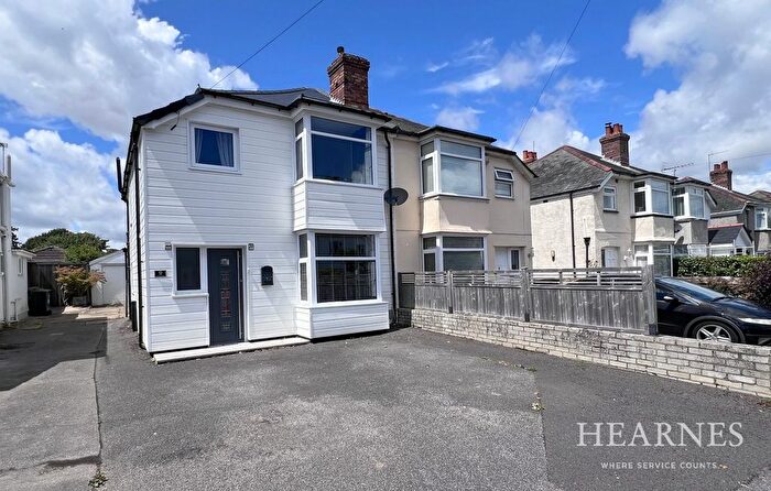 3 Bedroom Semi Detached House For Sale In Kinson Grove, Bournemouth, BH10