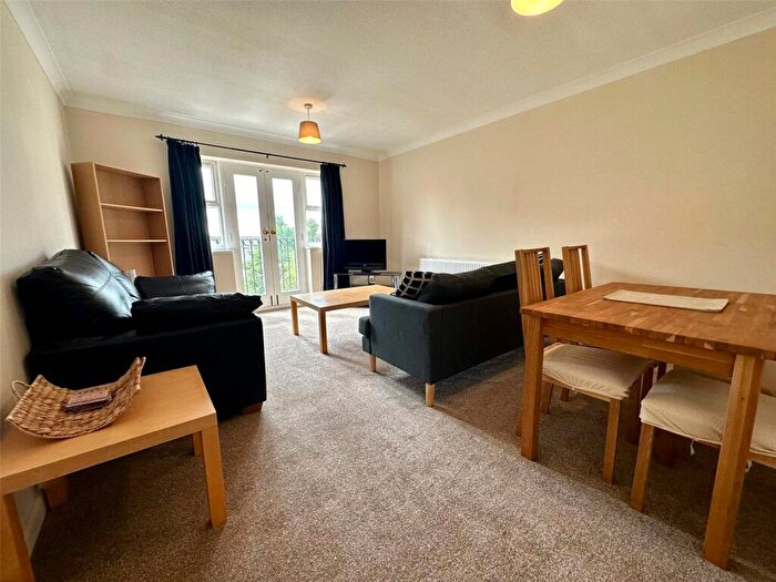2 Bedroom Flat To Rent In Falkland Rise, Leeds, West Yorkshire, LS17