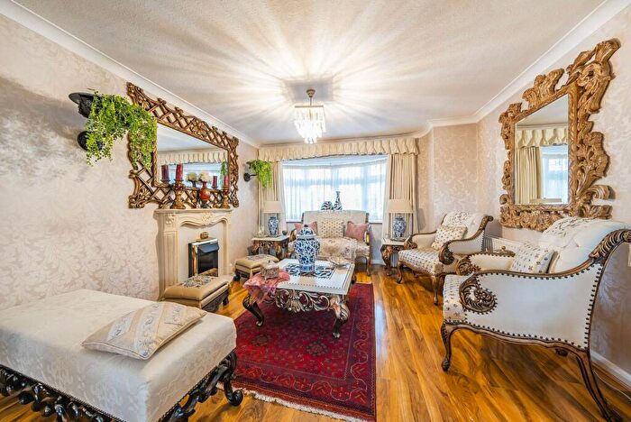 4 Bedroom Semi Detached House For Sale In Whitegate Gardens, Harrow Weald, Harrow, HA3