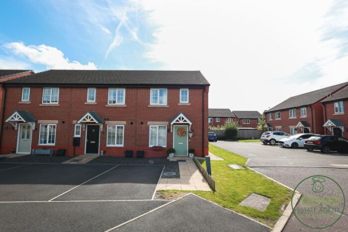 3 Bedroom End Of Terrace House For Sale In Wareham Close, Preston, PR4