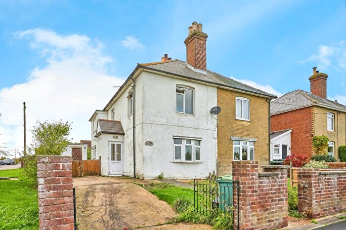 4 Bedroom Semi Detached House For Sale In Horsebridge Hill, Newport, Isle Of Wight, PO30