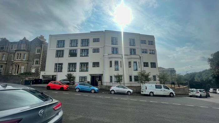 2 Bedroom Flat To Rent In Dorville House, Weston Super Mare, BS23