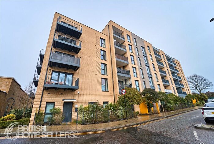 2 Bedroom Flat For Sale In Westmoreland Road, London, NW9