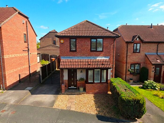 3 Bedroom Detached House For Sale In North End Drive, Harlington, Doncaster, DN5