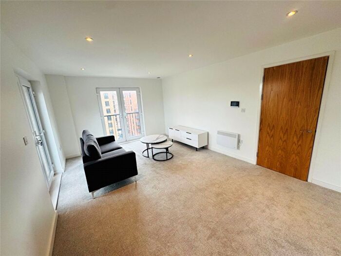 2 Bedroom Flat To Rent In Ordsall Lane, Salford, M5