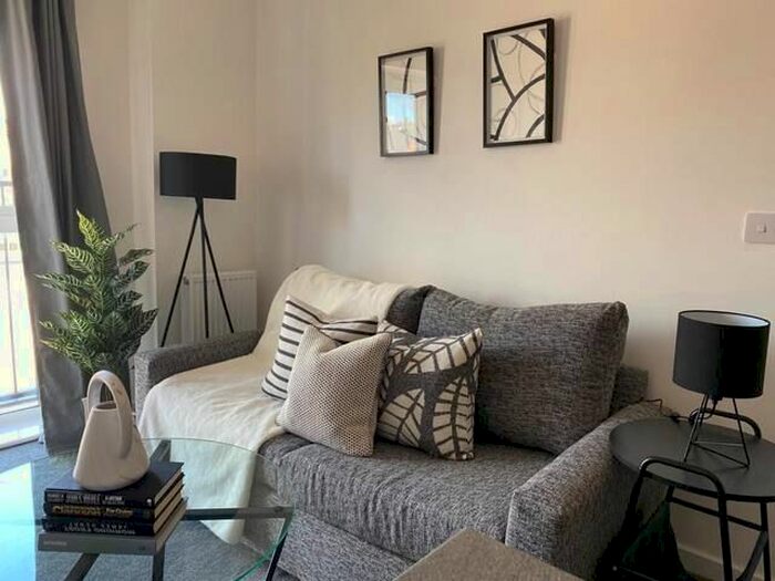 2 Bedroom Flat To Rent In Ffordd Penrhyn, Barry Vin Gin, Barry, Vale Of Glamorgan, CF62