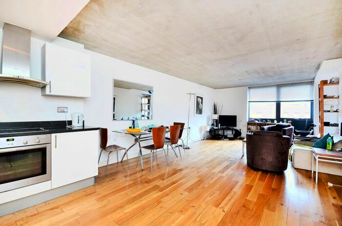 3 Bedroom Flat To Rent In Drummond Street, Euston, London, NW1