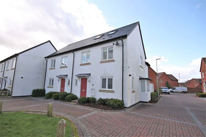 3 Bedroom Semi-Detached House To Rent In Camellia Way, Whiteley, PO15