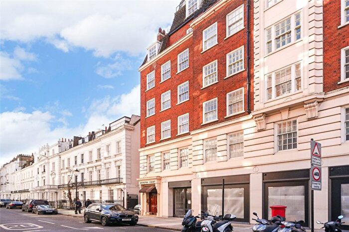 1 Bedroom Flat To Rent In Ovington Court, - Brompton Road, Knightsbridge, London, SW3