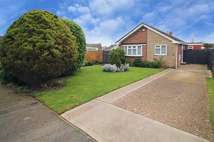 3 Bedroom Detached Bungalow For Sale In Holden Drive, Burgh Le Marsh, Skegness, PE24