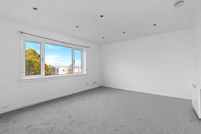 2 Bedroom Flat To Rent In Forrester Park Drive, Broomhall, Edinburgh, EH12