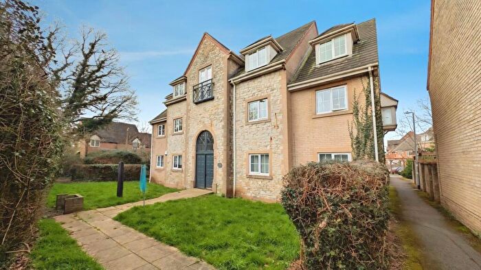 2 Bedroom Duplex For Sale In Hay Leaze, Yate, South Gloucestershire, BS37