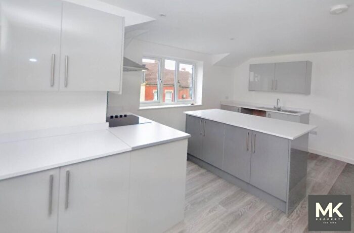 2 Bedroom Apartment To Rent In Balmoral Road, Northampton, NN2