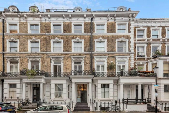 2 Bedroom Flat To Rent In Hogarth Road, London, SW5