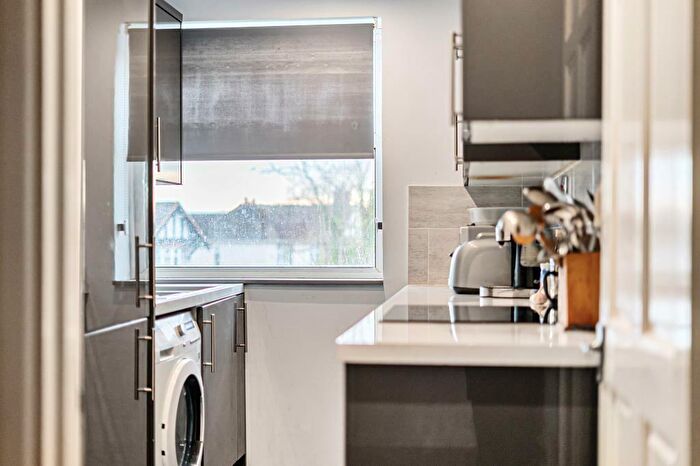 2 Bedroom Flat For Sale In Earley / Shinfield, Berkshire, RG6
