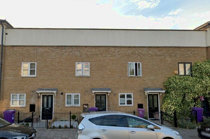 2 Bedroom Terraced House To Rent In Jamaica Street, Stepney, London, E1