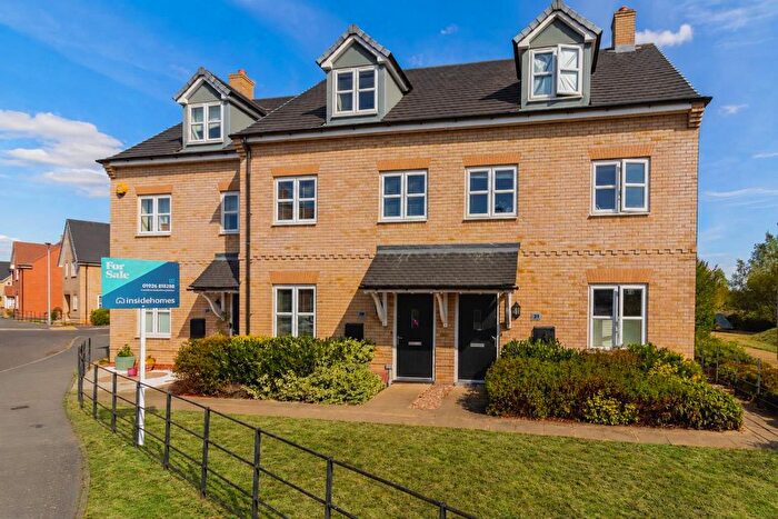 3 Bedroom Terraced House For Sale In Kingfisher Drive, Southam, CV47