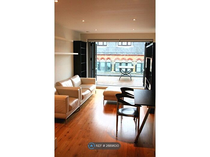 2 Bedroom Flat To Rent In City View Apartments, London, EC1N