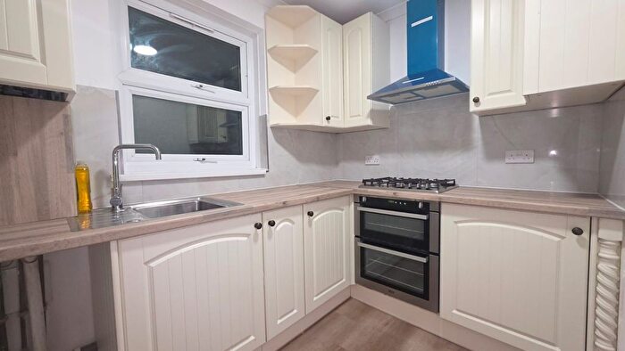 3 Bedroom Flat To Rent In Keogh Road, London, E15