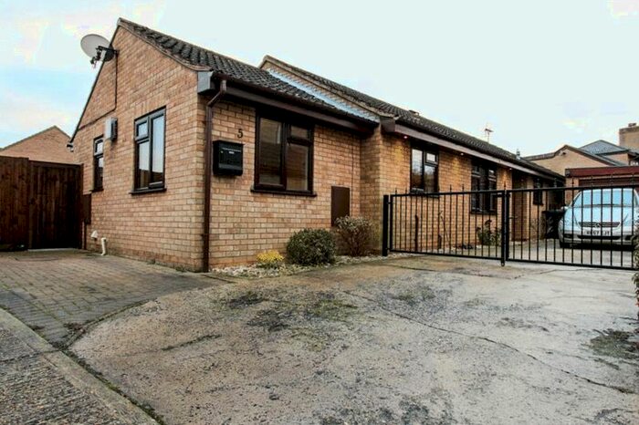 3 Bedroom Bungalow To Rent In Snowberry Way, Soham, Ely, CB7