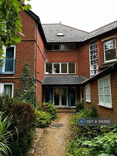 1 Bedroom Flat To Rent In Barrington Court, Southampton, SO17