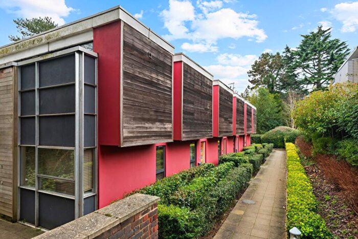 2 Bedroom Mews For Sale In Newsom Place, Hatfield Road, St Albans, AL1