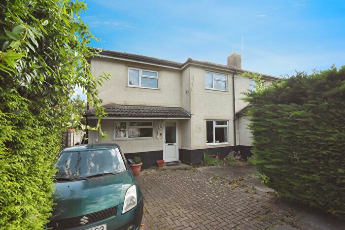 5 Bedroom Semi-Detached House For Sale In North Avenue, Chelmsford, CM1