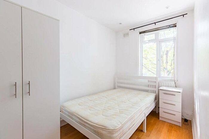 3 Bedroom Flat To Rent In Holloway Road, Holloway, London, N7