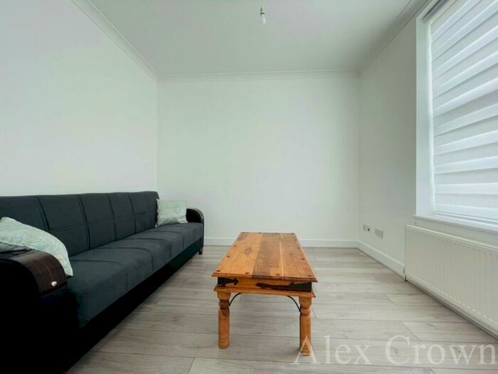 1 Bedroom Flat To Rent In Exchange Buildings, High Street, Barnet, EN5