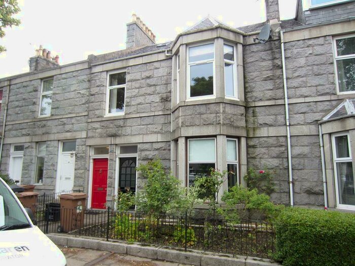 2 Bedroom Ground Maisonette To Rent In Cairnfield Place, Aberdeen, AB15