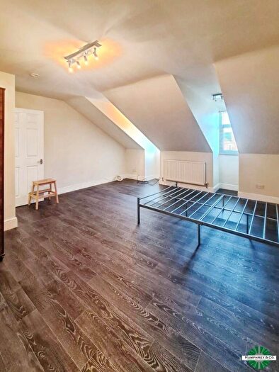 2 Bedroom Flat To Rent In Pembroke Road, London, E17